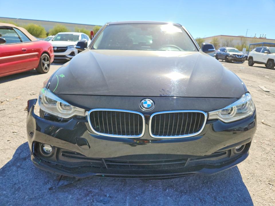 71074686 :رقم المزاد ، WBA8A9C59JAH14023 vin ، 2018 Bmw 320 مزاد بيع