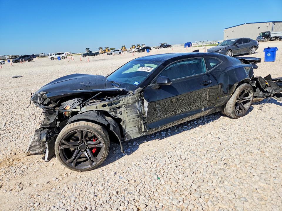 71761556 :رقم المزاد ، 1G1FE1R72J0183395 vin ، 2018 Chevrolet Camaro مزاد بيع