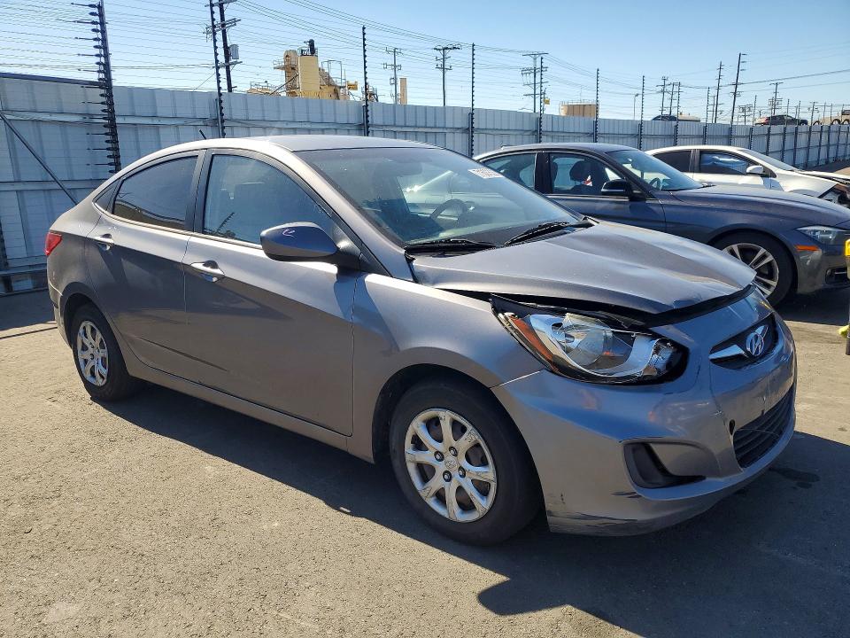 2013 Hyundai Accent მანქანა იყიდება აუქციონზე, vin: KMHCT4AE8DU523864, აუქციონის ნომერი: 71607536