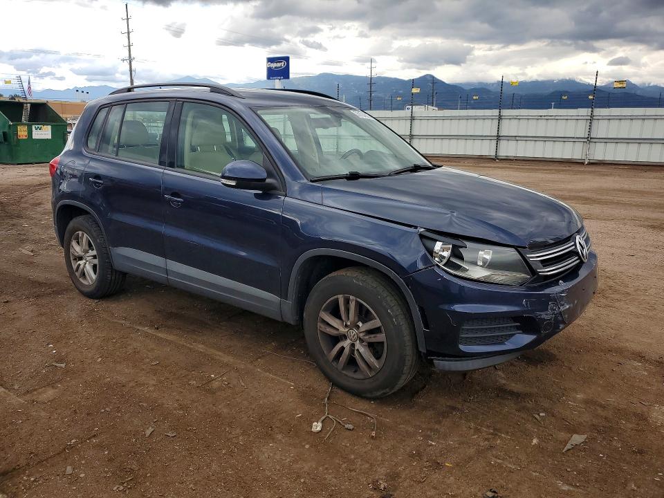 2016 Volkswagen Tiguan მანქანა იყიდება აუქციონზე, vin: WVGBV7AX0GW527490, აუქციონის ნომერი: 70104826