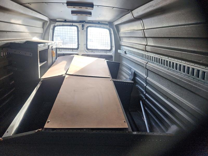 71610666 :رقم المزاد ، 1GCWGGCFXF1164115 vin ، 2015 Chevrolet Express G2500 مزاد بيع