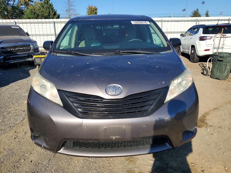 Продажа на аукционе авто 2015 Toyota Sienna, vin: 5TDZK3DC0FS596157, номер лота: 72033616