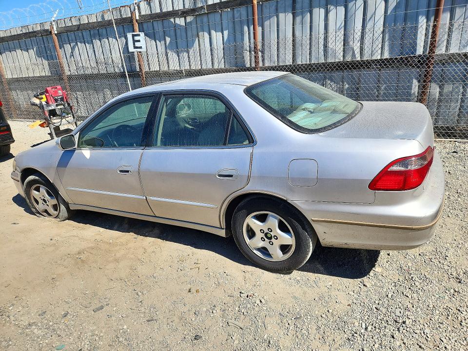 Продажа на аукционе авто 1998 Honda Accord, vin: 1HGCG1654WA015350, номер лота: 71866686