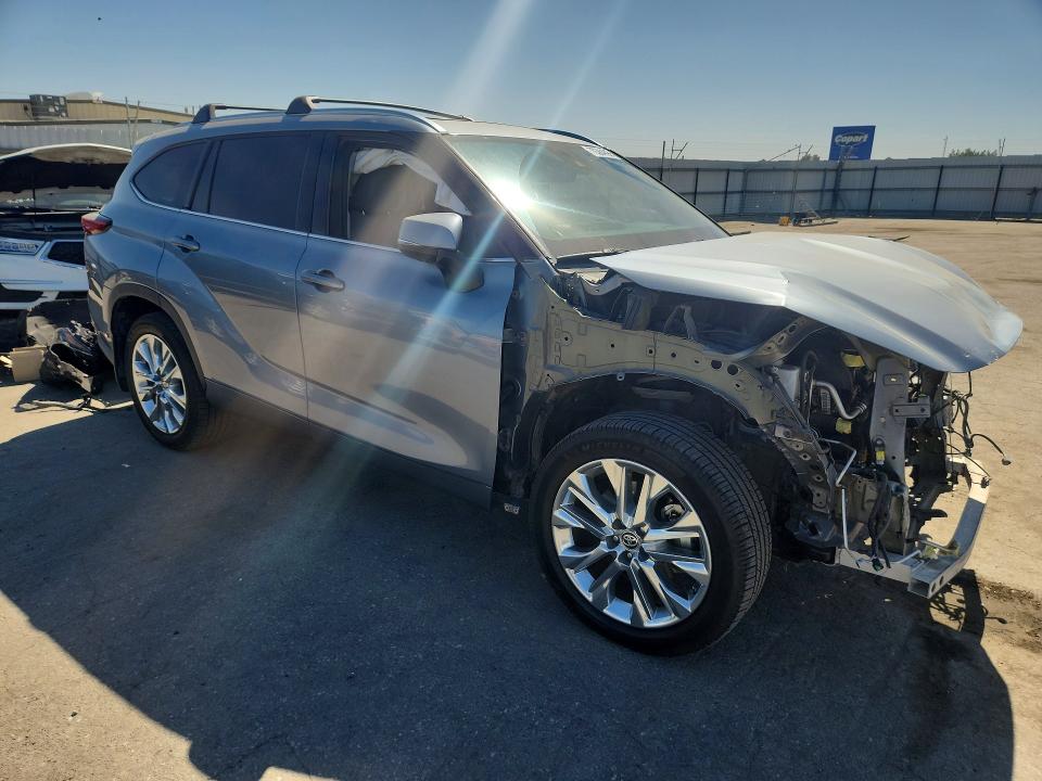 Продажа на аукционе авто 2021 Toyota Highlander, vin: 5TDDZRBH0MS062354, номер лота: 70384096