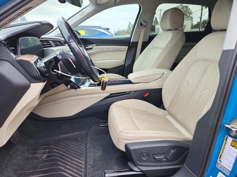 Продаж на аукціоні авто 2019 Audi E-tron, vin: WA1LAAGE8KB010214, номер лоту: 73187926