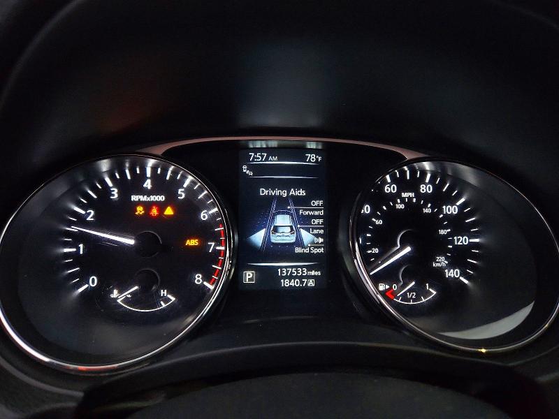 2015 Nissan Rogue მანქანა იყიდება აუქციონზე, vin: 5N1AT2MT8FC806330, აუქციონის ნომერი: 70652406