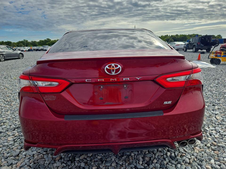 2018 Toyota Camry მანქანა იყიდება აუქციონზე, vin: 4T1B11HKXJU611077, აუქციონის ნომერი: 71059216