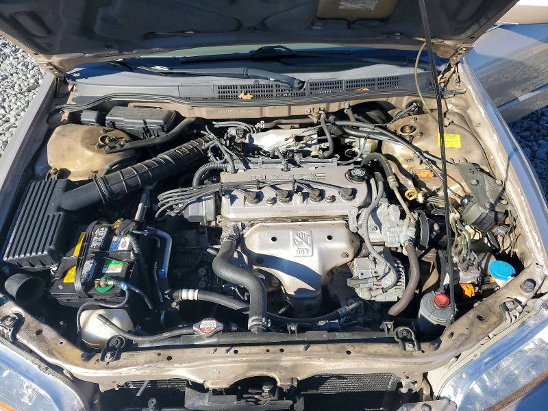 2000 Honda Accord მანქანა იყიდება აუქციონზე, vin: 1HGCG5657YA032444, აუქციონის ნომერი: 71791876