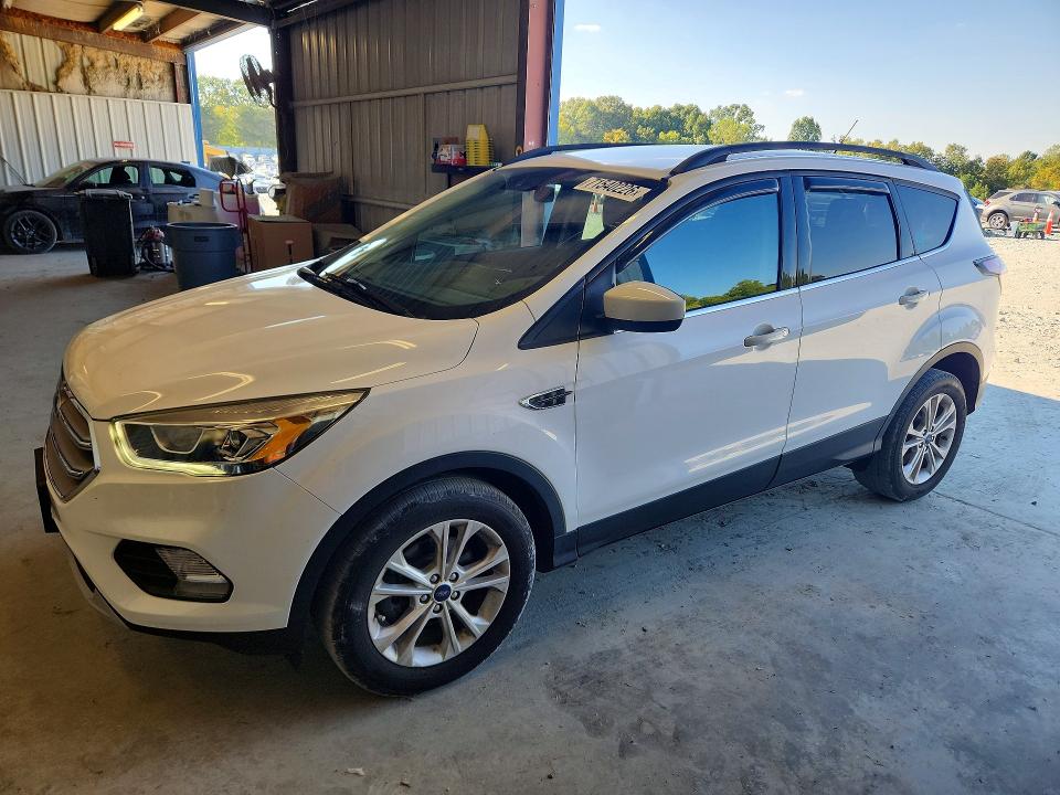 2017 Ford Escape მანქანა იყიდება აუქციონზე, vin: 1FMCU0GD0HUB48708, აუქციონის ნომერი: 71540226