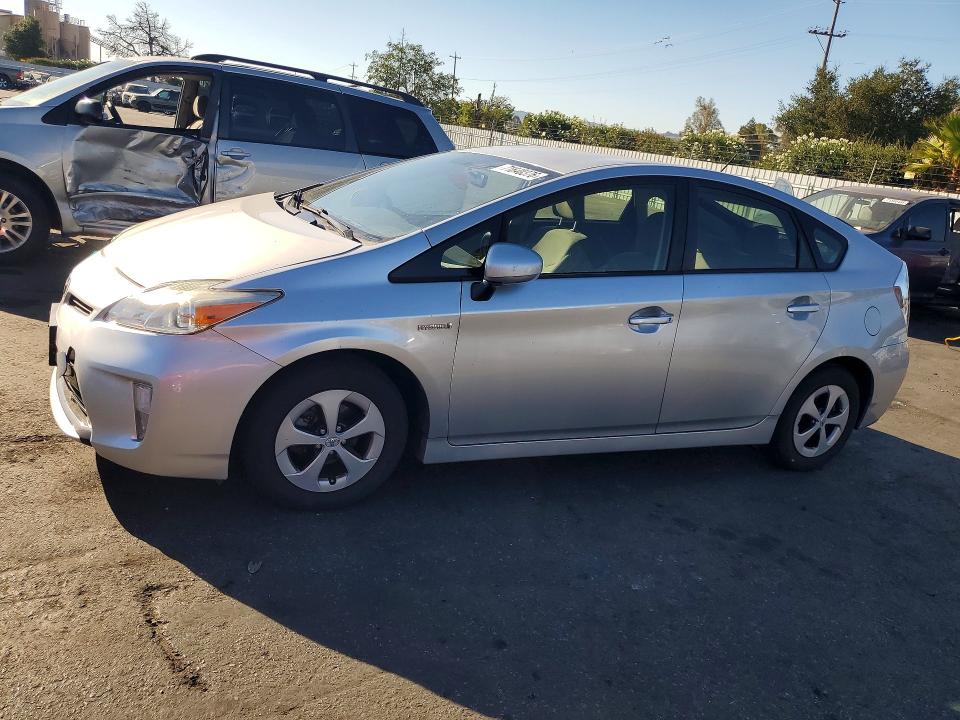 2015 Toyota Prius მანქანა იყიდება აუქციონზე, vin: JTDKN3DUXF0457125, აუქციონის ნომერი: 71640376