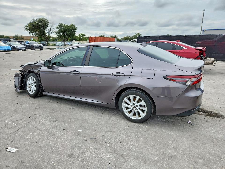 Продажа на аукционе авто 2021 Toyota Camry, vin: 4T1C11AK0MU615948, номер лота: 71031526