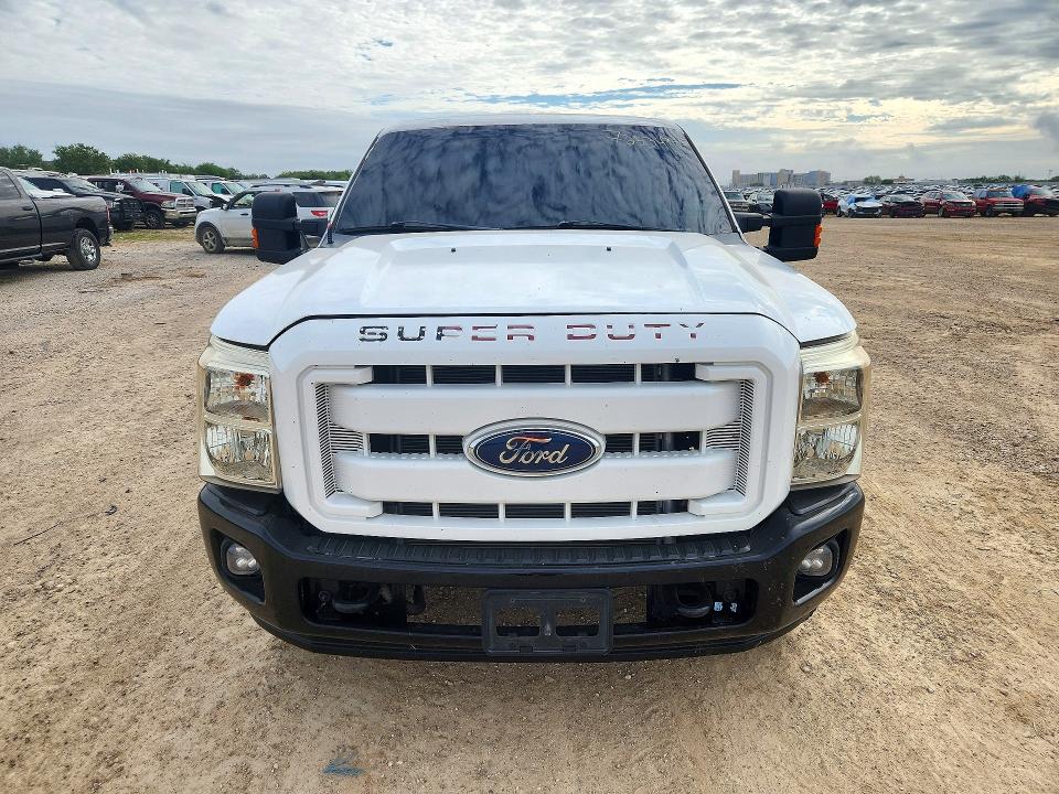 72534976 :رقم المزاد ، 1FTBF2A67FEC55178 vin ، 2015 Ford F250 مزاد بيع