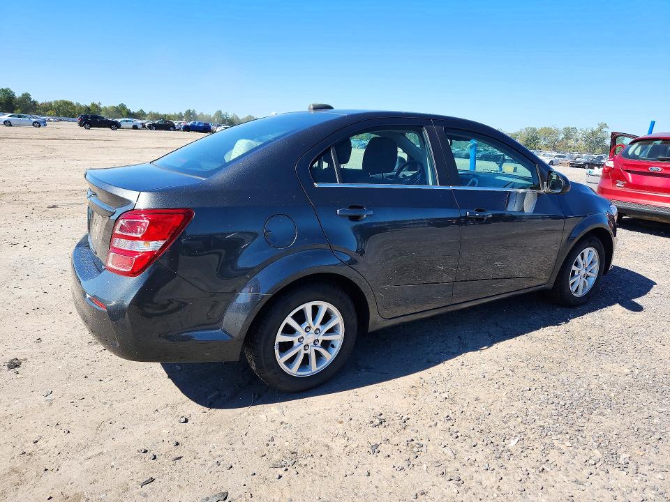 71995186 :رقم المزاد ، 1G1JD5SB8K4114272 vin ، 2019 Chevrolet Sonic مزاد بيع
