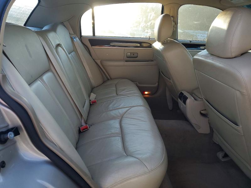 Продажа на аукционе авто 2008 Lincoln Town Car, vin: 2LNHM82W98X658738, номер лота: 71247036