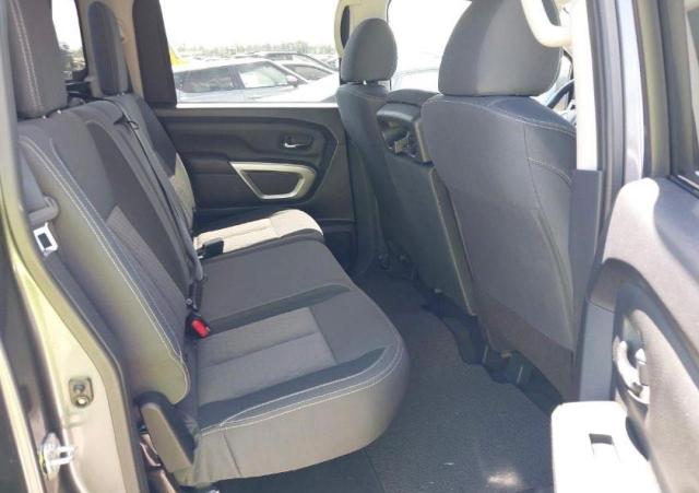 77915423 :رقم المزاد ، 1N6AA1EE0NN104538 vin ، 2022 Nissan Titan S مزاد بيع