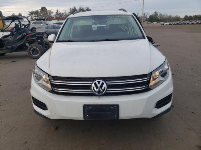 76717813 :رقم المزاد ، WVGBV7AX4HK031942 vin ، 2017 Volkswagen Tiguan S مزاد بيع