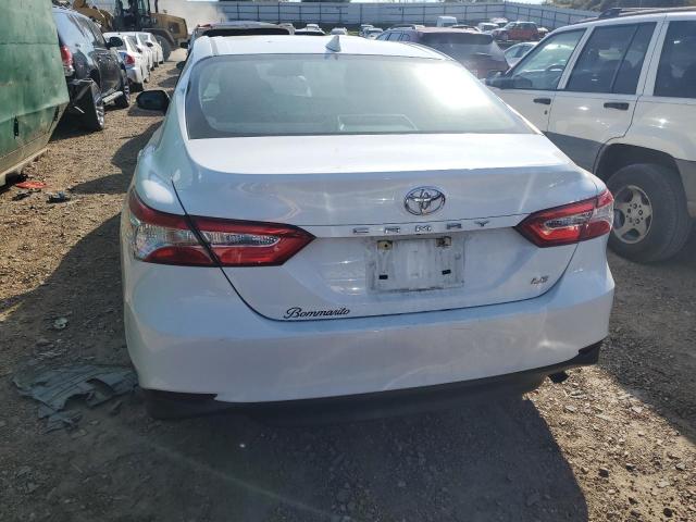 75070483 :رقم المزاد ، 4T1C11AK2LU977410 vin ، 2020 Toyota Camry Le مزاد بيع
