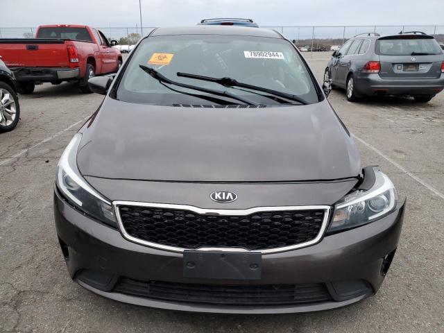 78902944 :رقم المزاد ، 3KPFL4A76JE177651 vin ، 2018 Kia Forte مزاد بيع