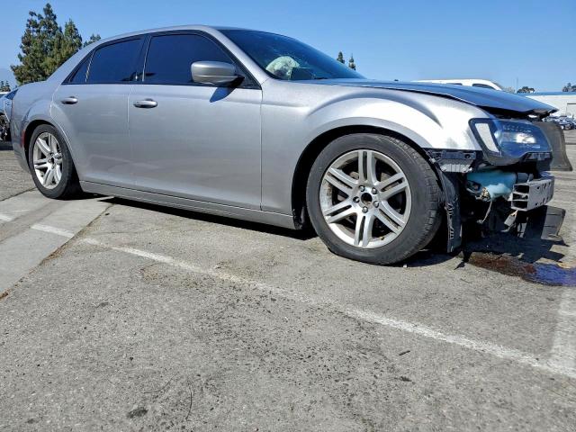 94887775 :رقم المزاد ، 2C3CCABG1JH214100 vin ، 2018 Chrysler 300 مزاد بيع