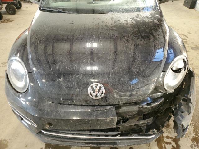 93763785 :رقم المزاد ، 3VW5DAAT9JM517589 vin ، 2018 Volkswagen Beetle مزاد بيع