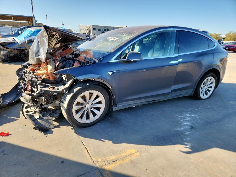 92378865 :رقم المزاد ، 5YJXCAE20JF112872 vin ، 2018 Tesla Model X مزاد بيع