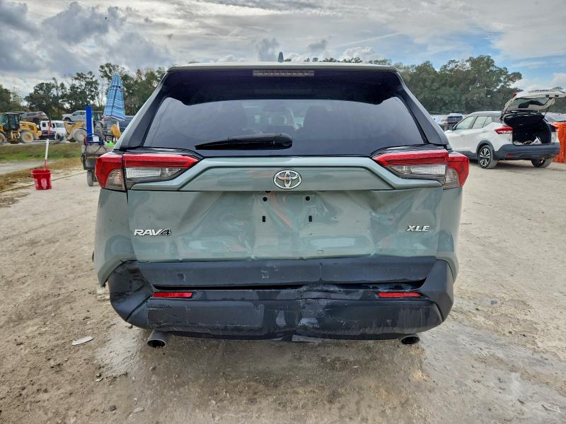 Продажа на аукционе авто 2021 Toyota Rav4, vin: 2T3C1RFV3MW137887, номер лота: 93841225