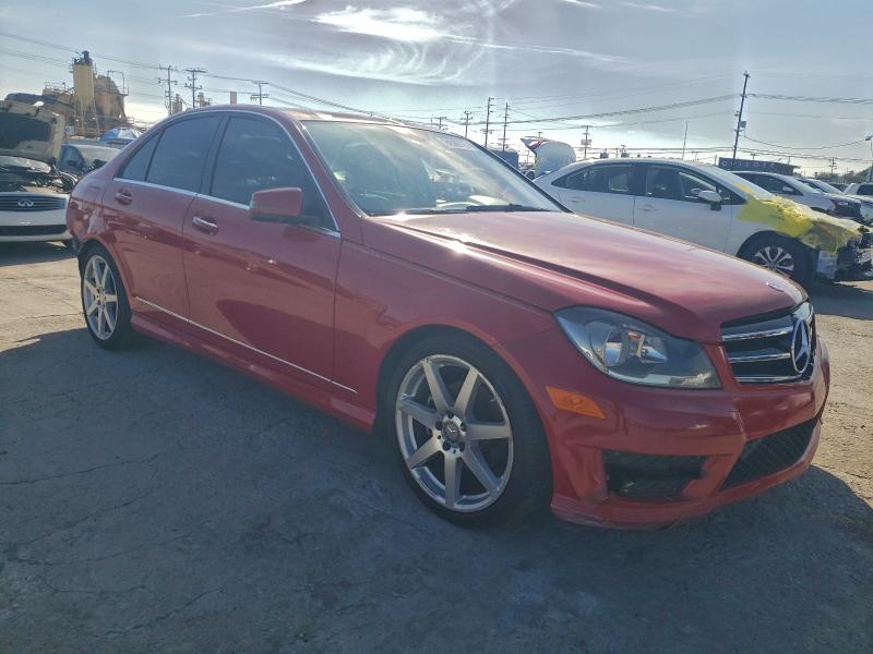 94366725 :رقم المزاد ، WDDGF4HB5EG256388 vin ، 2014 Mercedes-benz C مزاد بيع