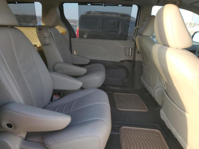 93550225 :رقم المزاد ، 5TDYK3DC2BS105514 vin ، 2011 Toyota Sienna مزاد بيع