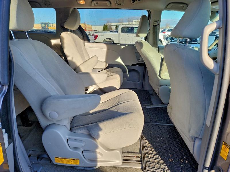 2014 Toyota Sienna მანქანა იყიდება აუქციონზე, vin: 5TDZK3DC5ES451940, აუქციონის ნომერი: 93993305