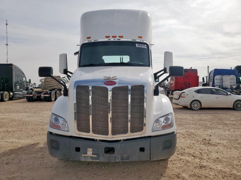 93058785 :رقم المزاد ، 1XPBA48X1KD622101 vin ، 2019 Peterbilt 579 مزاد بيع