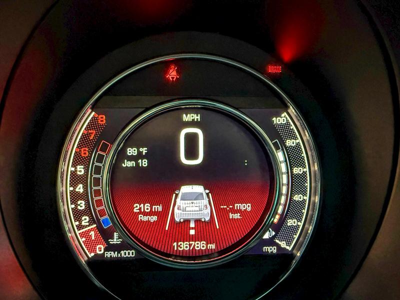 94691645 :رقم المزاد ، 3C3CFFFH8GT197156 vin ، 2016 Fiat 500 Abarth مزاد بيع