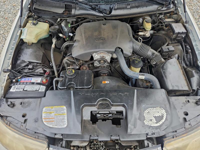 93235825 :رقم المزاد ، 1LNHM82W5YY864154 vin ، 2000 Lincoln Town Car مزاد بيع