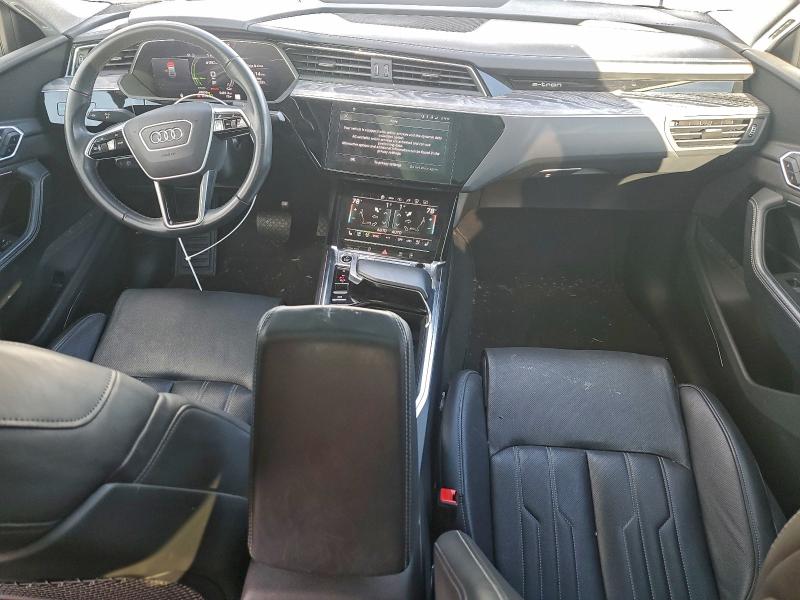 94140395 :رقم المزاد ، WA13AAGE4NB038922 vin ، 2022 Audi E-tron مزاد بيع
