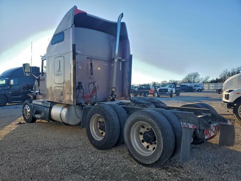 2005 Kenworth Tractor მანქანა იყიდება აუქციონზე, vin: 1XKADB8X35J081975, აუქციონის ნომერი: 94117275