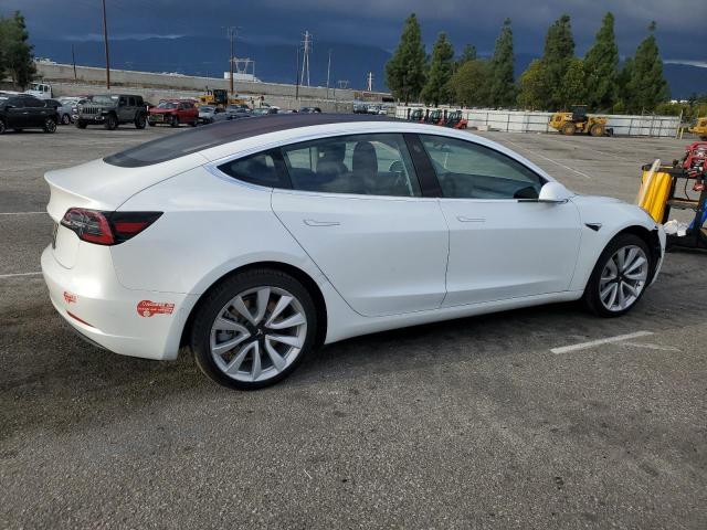 92942815 :رقم المزاد ، 5YJ3E1EA0JF018426 vin ، 2018 Tesla Model 3 مزاد بيع
