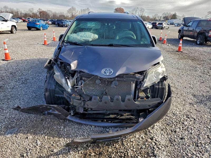 Aukcja sprzedaży 2011 Toyota Sienna, vin: 5TDYK3DC9BS109527, numer aukcji: 94238095