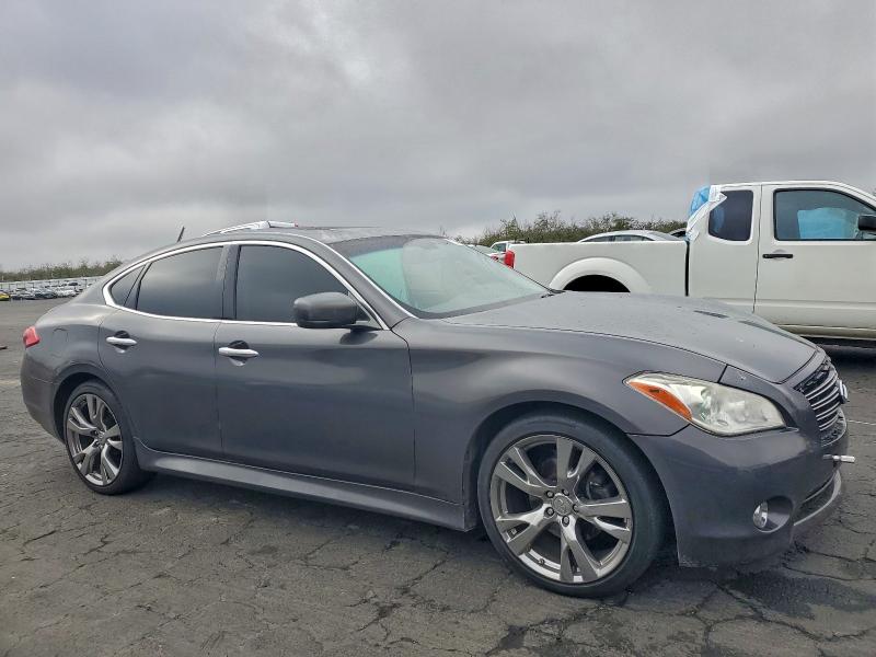 93542235 :رقم المزاد ، JN1AY1AP8BM520718 vin ، 2011 Infiniti M56 مزاد بيع