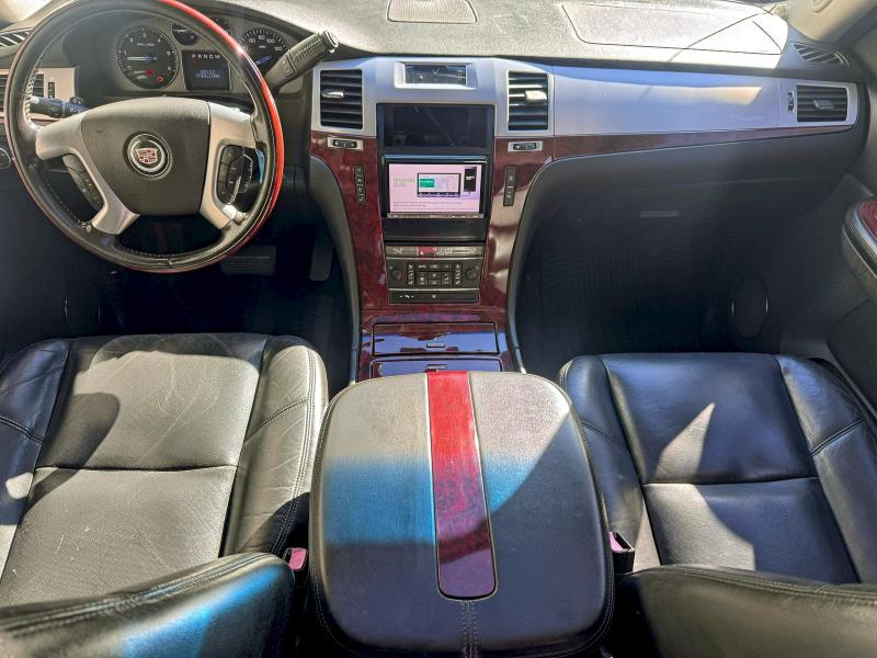 94000525 :رقم المزاد ، 3GYFK62878G161327 vin ، 2008 Cadillac Escalade E مزاد بيع