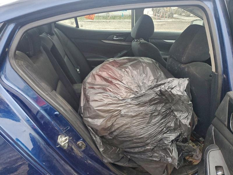94483525 :رقم المزاد ، 1N4AA6AP5HC444426 vin ، 2017 Nissan Maxima مزاد بيع