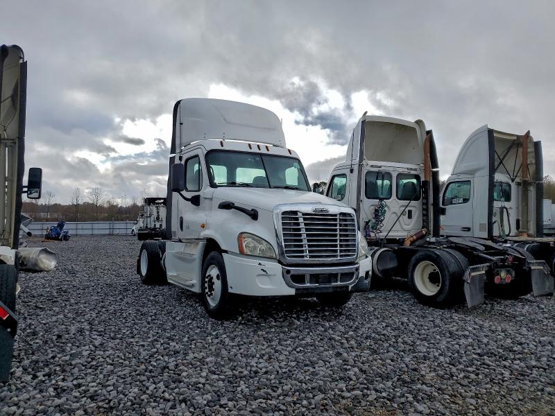 Продаж на аукціоні авто 2014 Freightliner Cascadia, vin: 1FUBGEDV7ELFT4301, номер лоту: 93030815