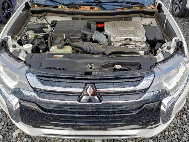 Продажа на аукционе авто 2018 Mitsubishi Outlander, vin: JA4J24A55JZ059343, номер лота: 94047935