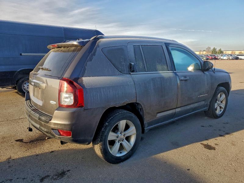 92762495 :رقم المزاد ، 1C4NJDEB0HD191105 vin ، 2017 Jeep Compass مزاد بيع