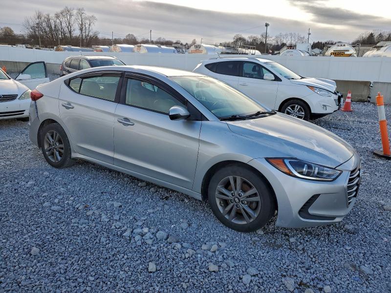 Продажа на аукционе авто 2018 Hyundai Elantra Se, vin: 5NPD84LF5JH252381, номер лота: 94381855