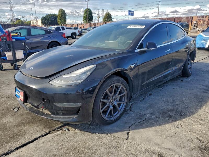 2020 Tesla Model 3 მანქანა იყიდება აუქციონზე, vin: 5YJ3E1EAXLF611326, აუქციონის ნომერი: 93098105