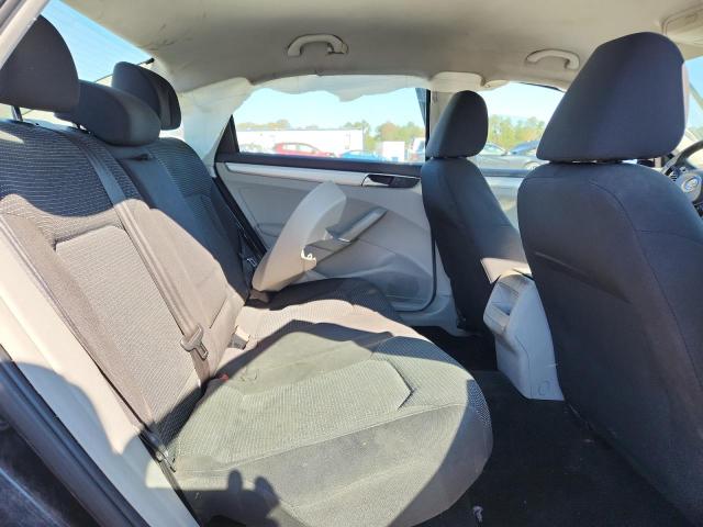 92280525 :رقم المزاد ، 1VWAT7A34HC002337 vin ، 2017 Volkswagen Passat مزاد بيع