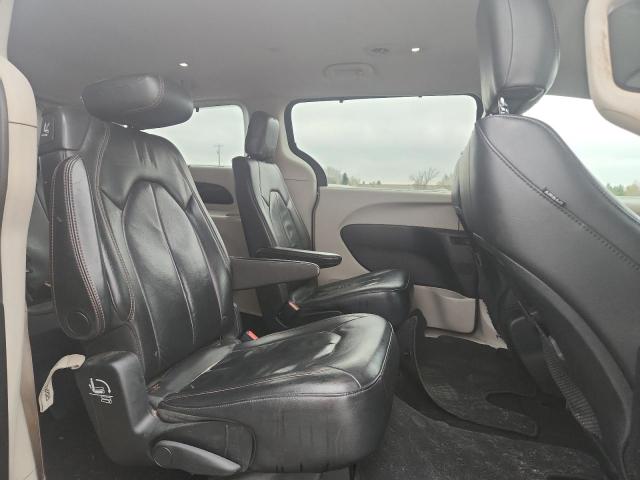 92702065 :رقم المزاد ، 2C4RC1BG4HR711684 vin ، 2017 Chrysler Pacifica مزاد بيع