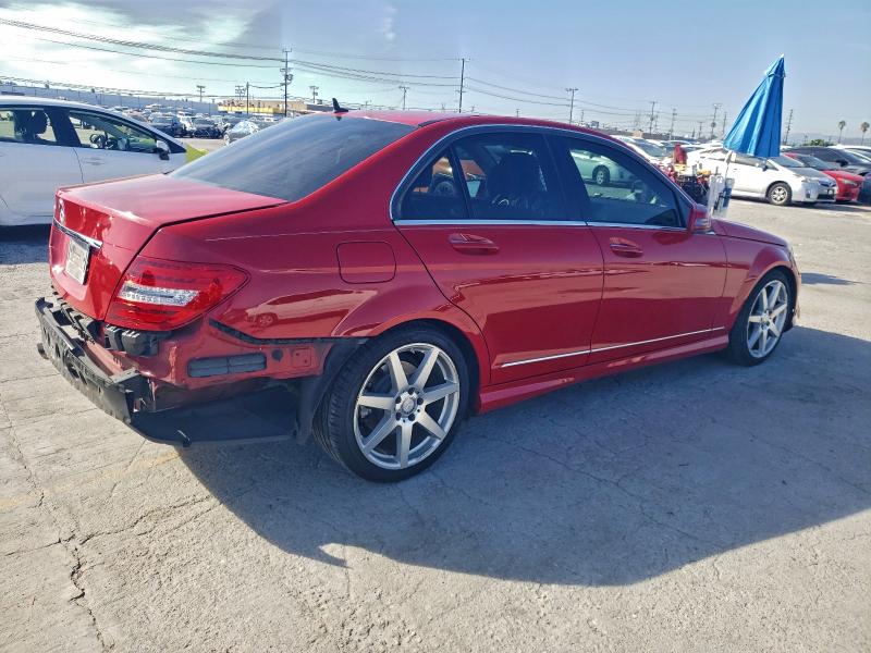 94366725 :رقم المزاد ، WDDGF4HB5EG256388 vin ، 2014 Mercedes-benz C مزاد بيع