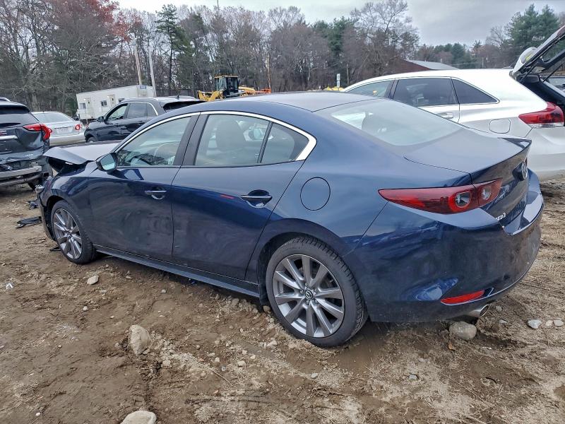 94051525 :رقم المزاد ، 3MZBPACLXNM313347 vin ، 2022 Mazda 3 مزاد بيع