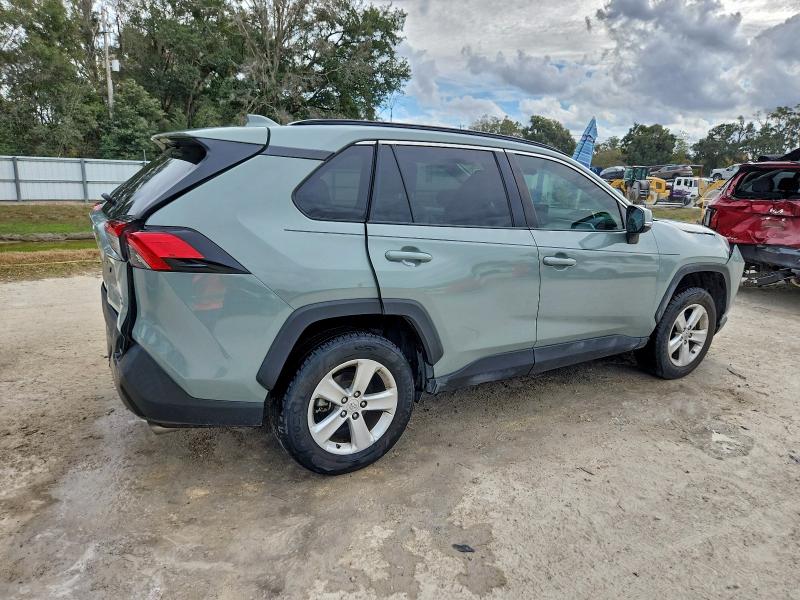 Продажа на аукционе авто 2021 Toyota Rav4, vin: 2T3C1RFV3MW137887, номер лота: 93841225