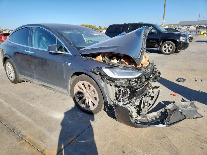92378865 :رقم المزاد ، 5YJXCAE20JF112872 vin ، 2018 Tesla Model X مزاد بيع
